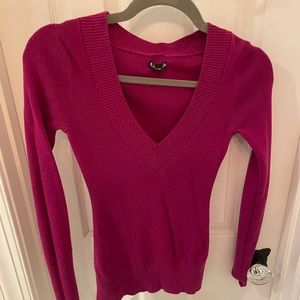 Magenta express v neck sweater